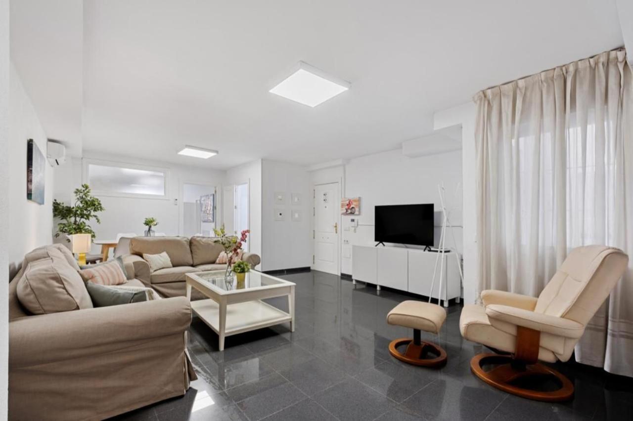Amplio Piso En Atarazanas Apartment Malaga Exterior photo